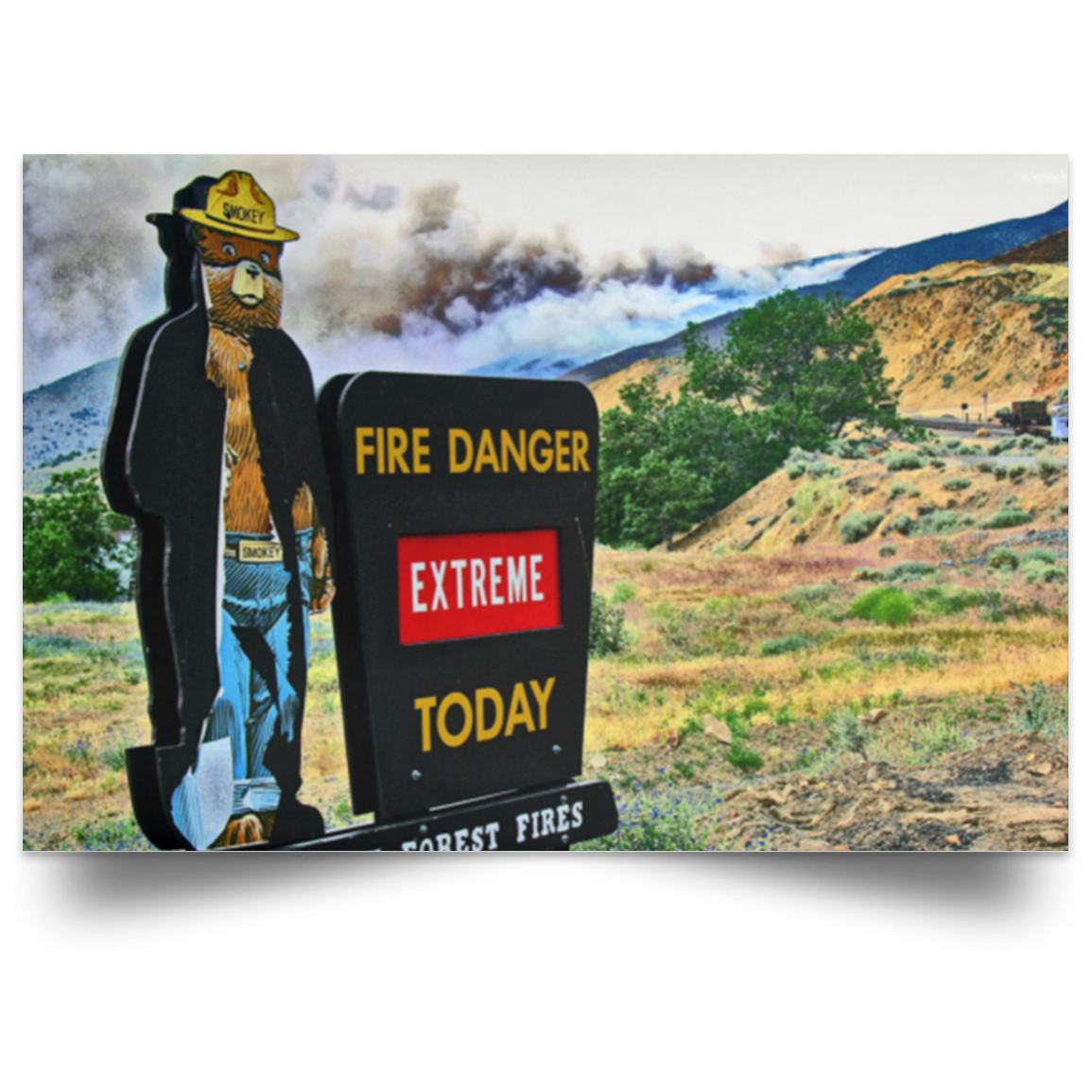 Satin Poster Fire Danger White / 18 x 12 Poster (2051005055076)